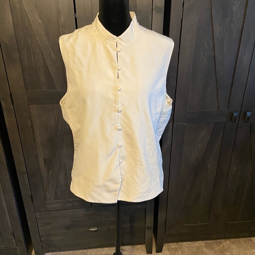 Jacqueline Ferrar silk vest size 16T